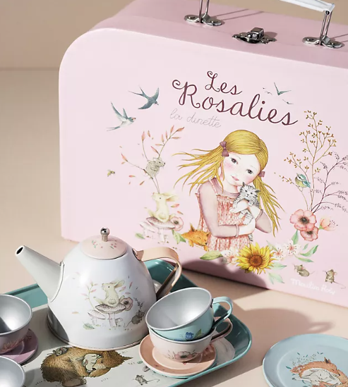 TEA PARTY IN SUITCASE MOULIN ROTY
