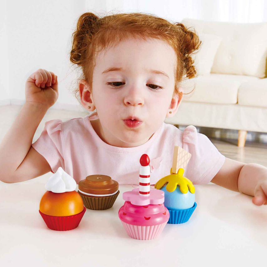CUPCAKE SET TO BUILD HAPE
