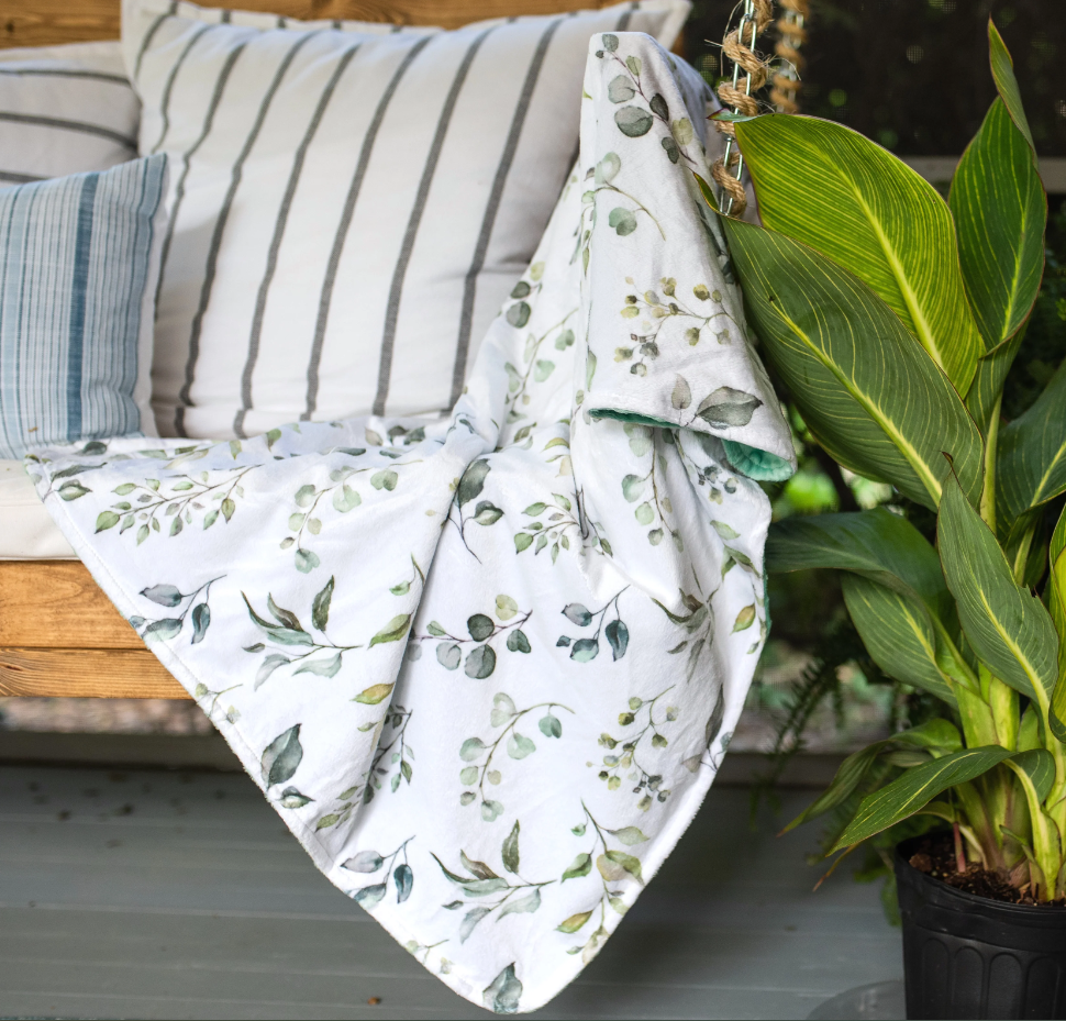 BLANKET MINKY GREEN EUCALYPTUS GREENERY