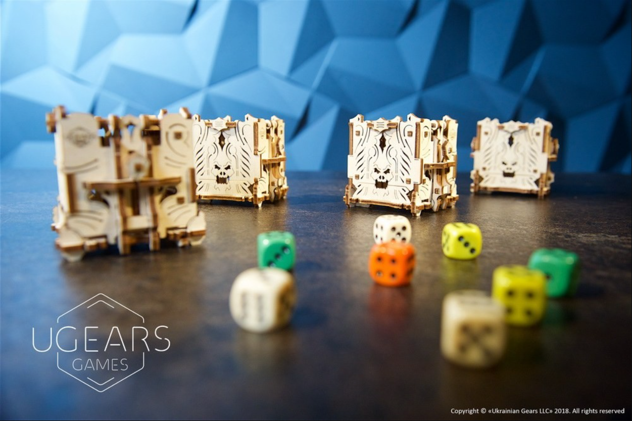 UGEARS MODULAR DICE TOWER