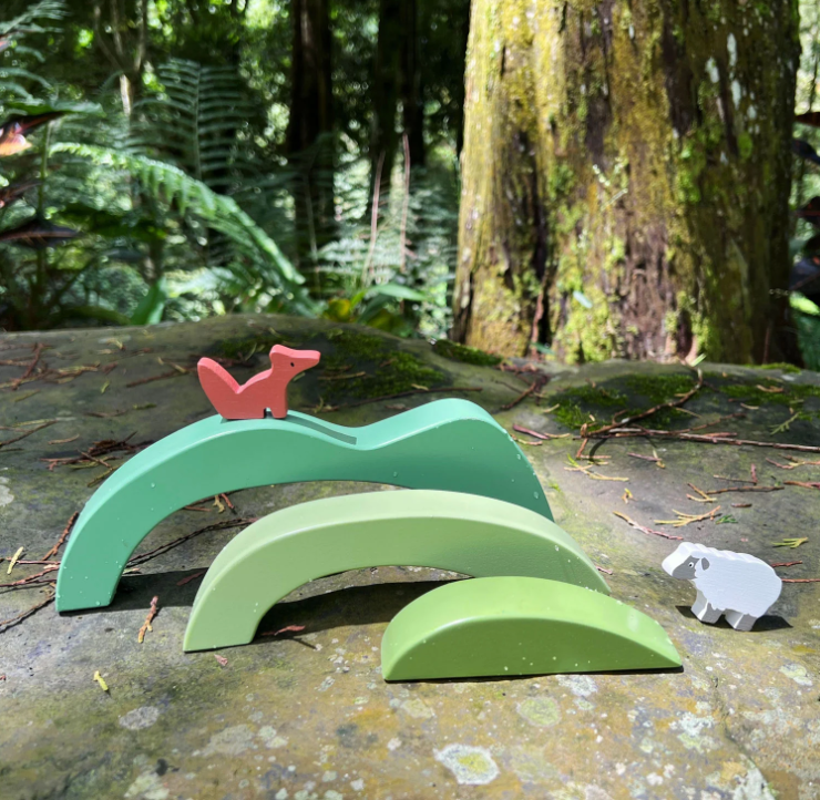GREEN HILLS VIEW WOODEN