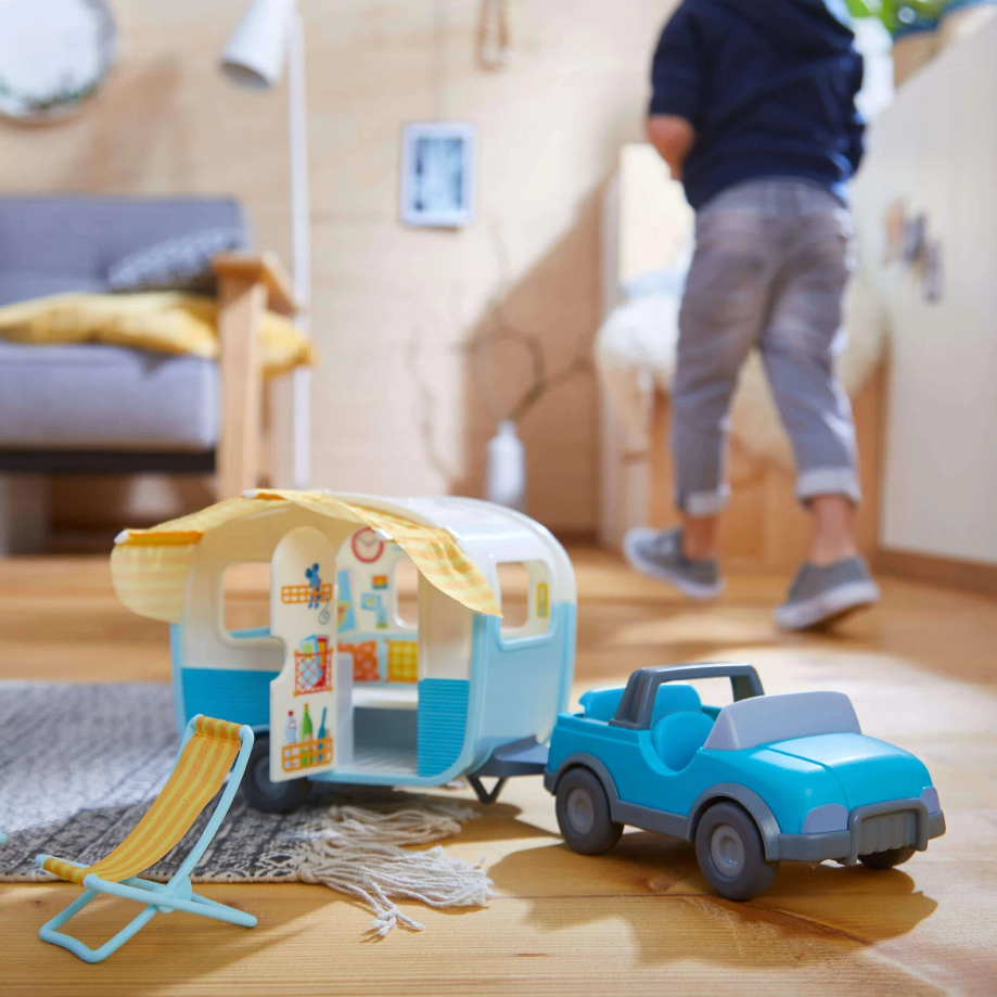 LITTLE FRIENDS CAMPER VACATION