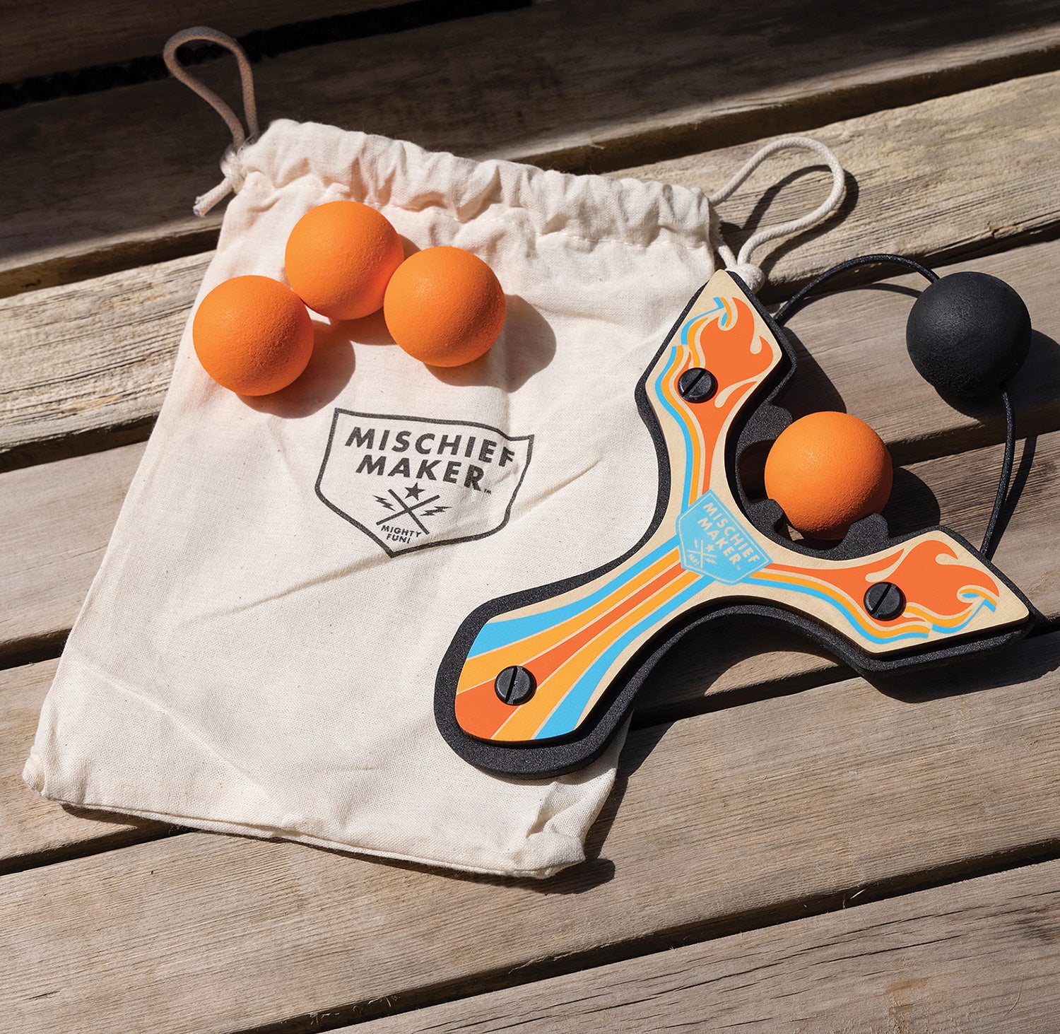 SLINGSHOT W/ 4 BALLS & BAG MISCHIEF MAKER