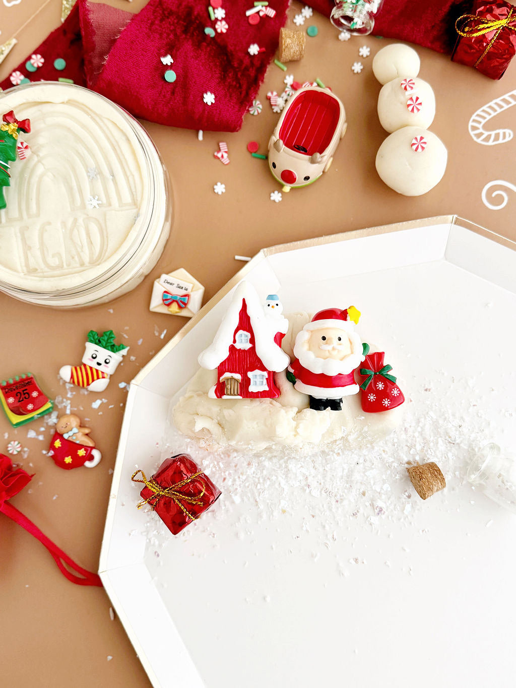 KIDDOUGH PLAY KIT SANTA'S COTTAGE (MILK & COOKIES)