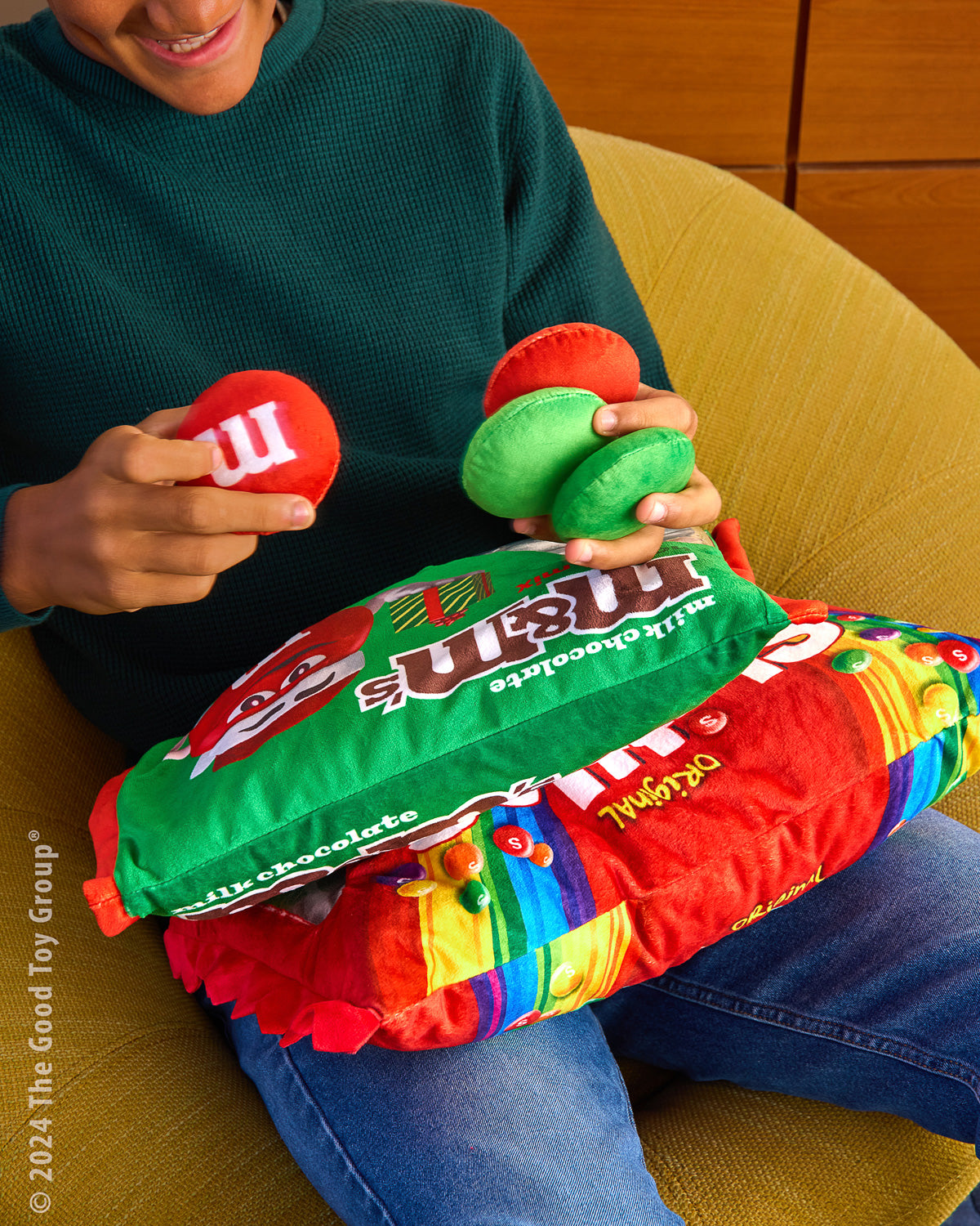 M&M FLEECE PLUSH