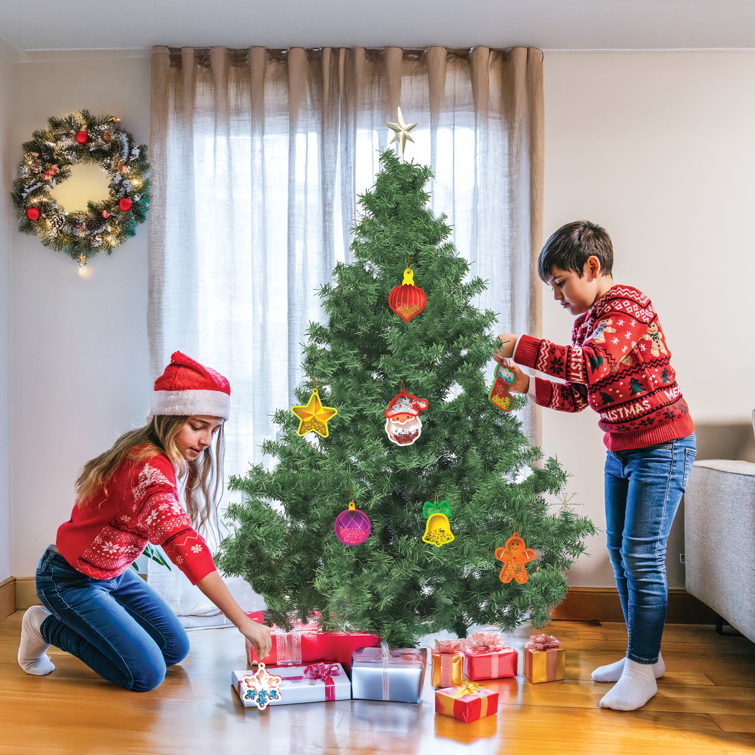SHAKE ITS CHRISTMAS ORNAMENTS