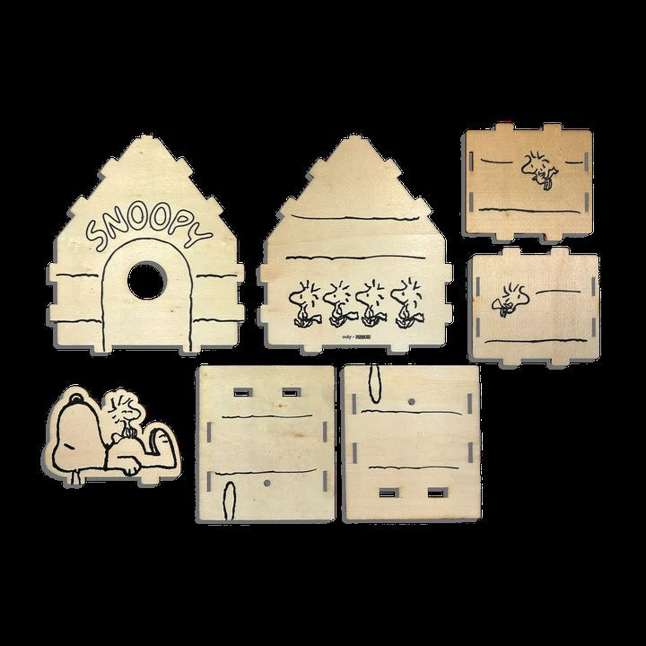 BIRDHOUSE WOODEN COLOR IN KIT PEANUTS