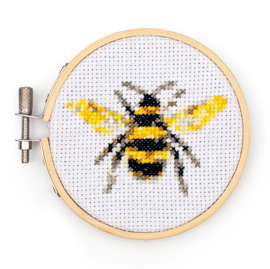 CROSS STITCH BEE KIT