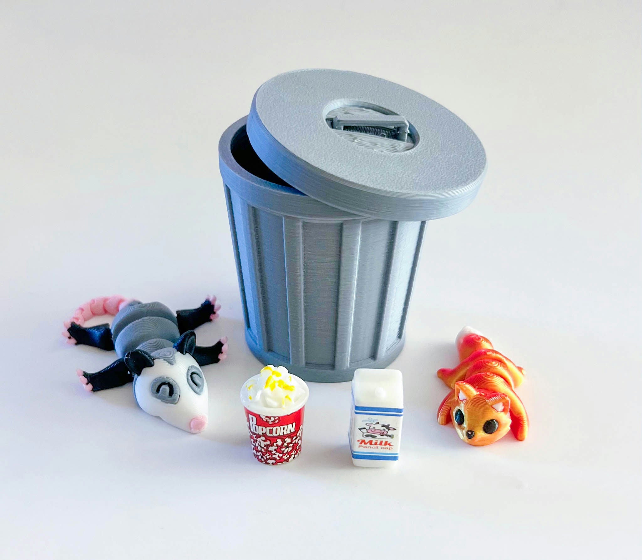 SURPRISE TRASH-AMALS